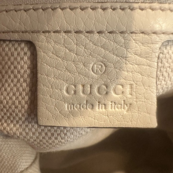 Authentic Gucci Soho Pebble Leather Zip Closure Tassel Purse - Picture 5 of 7